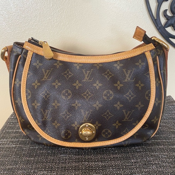 Authentic Louis Vuitton Tulum PM shoulder bag.SD0036 - Picture 1 of 14